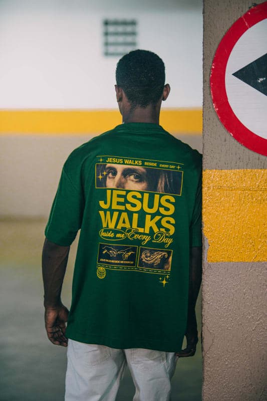 CAMISA JESUS WALKS